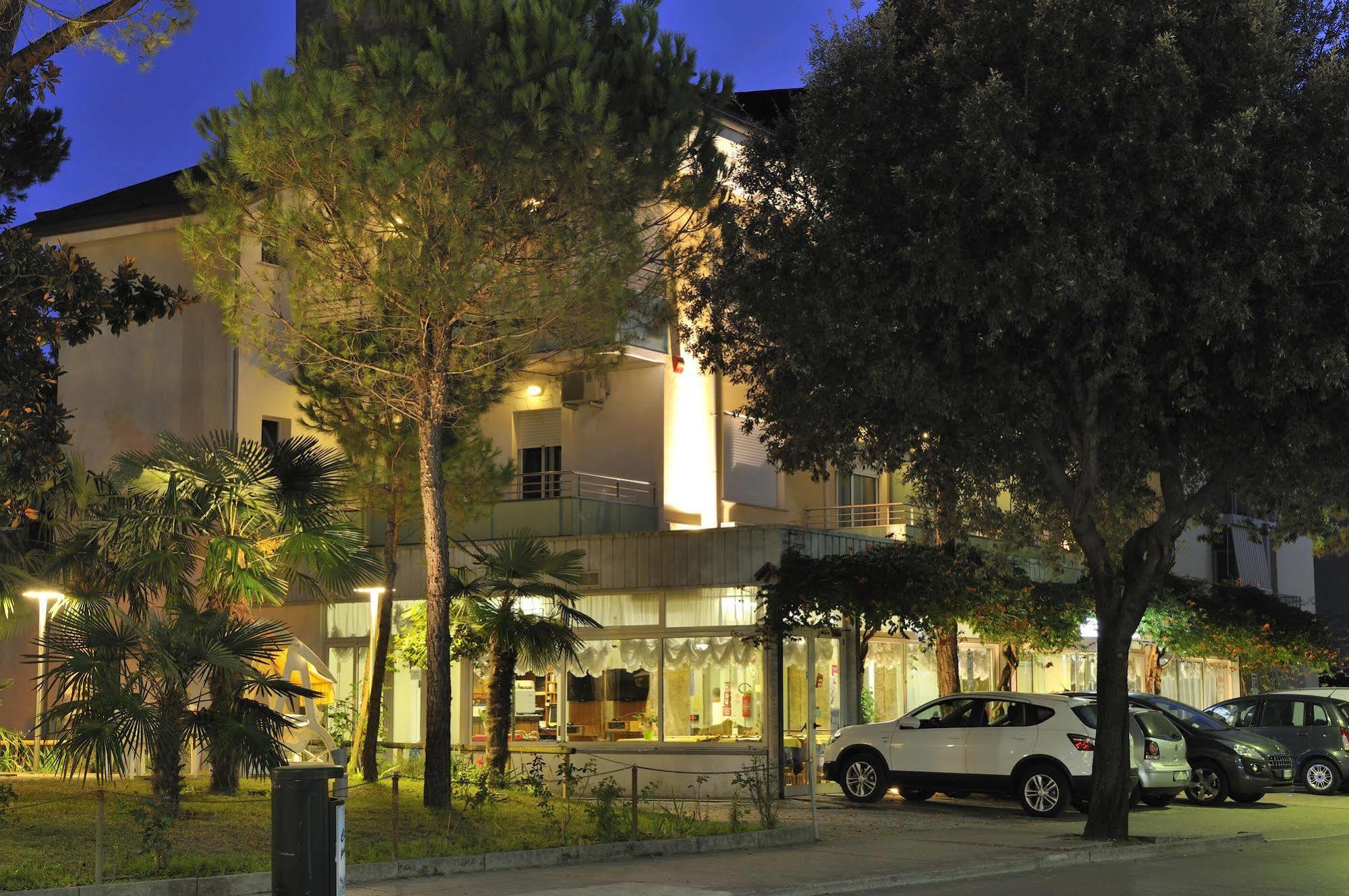 Hotel Mimosa Lignano Sabbiadoro Zewnętrze zdjęcie
