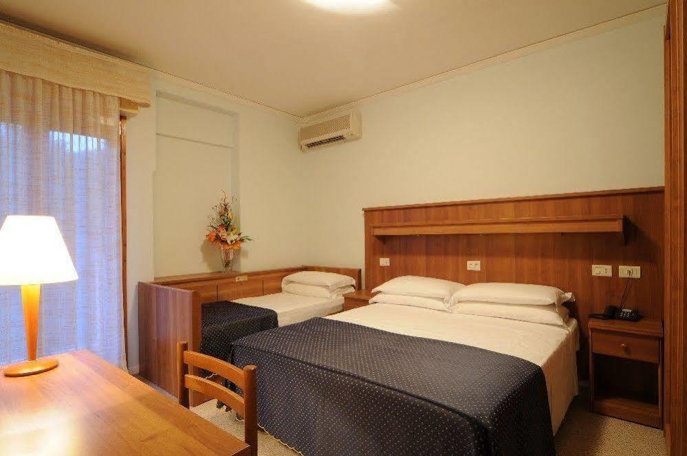 Hotel Mimosa Lignano Sabbiadoro Zewnętrze zdjęcie